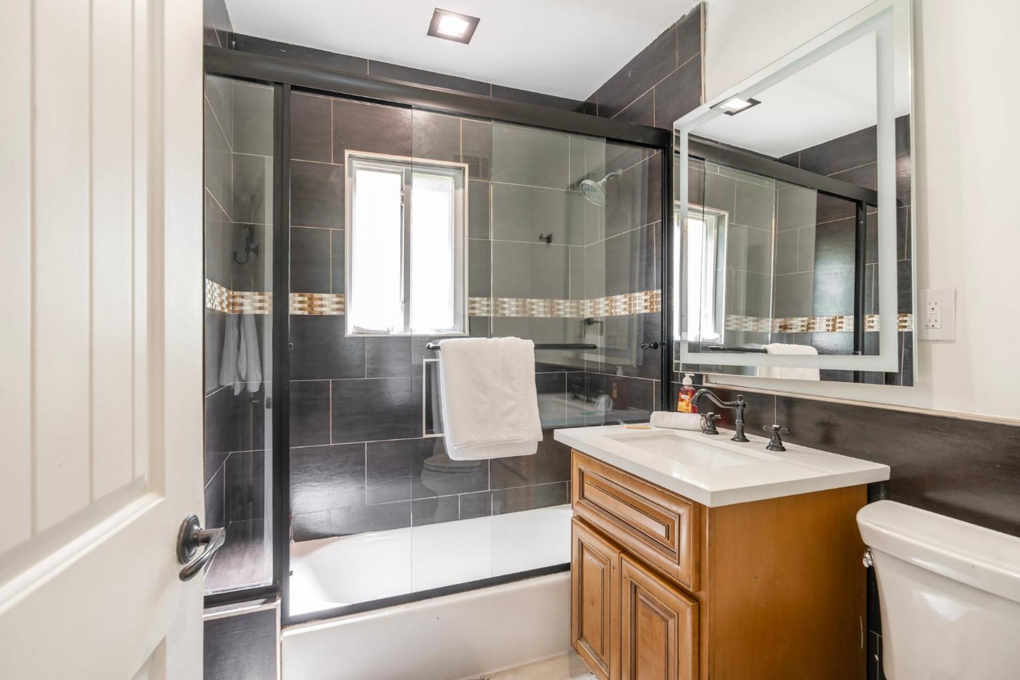 Incredible Suite Near Universal Studios Лос Анджелис Екстериор снимка